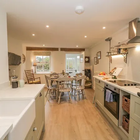 1 Sunny Point * קנדל