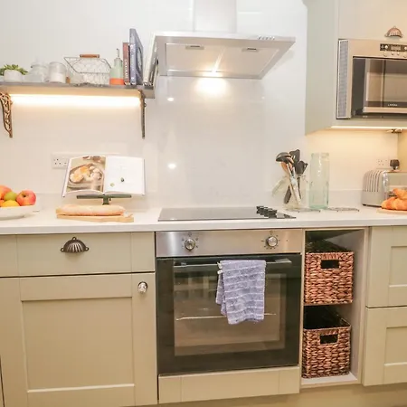 1 Sunny Point * קנדל